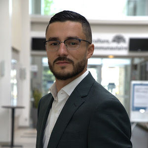 Meet your Posher, Rafik